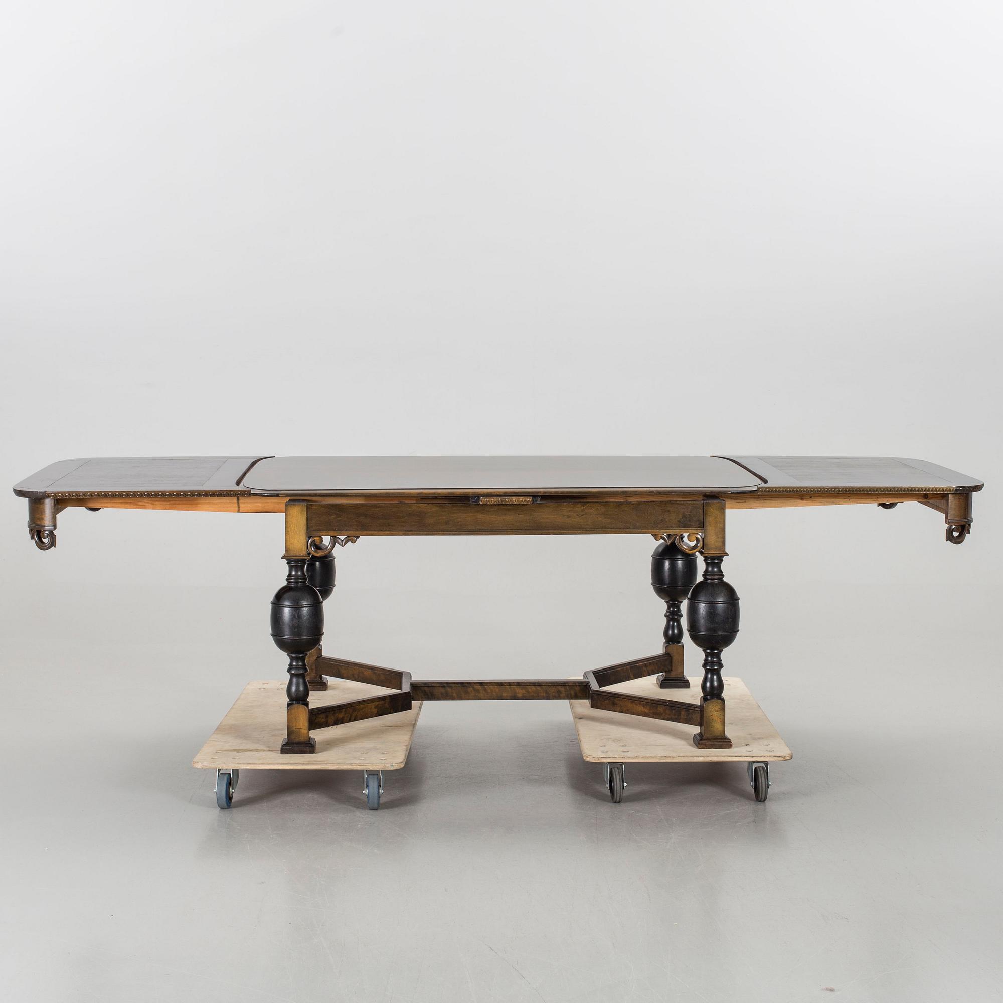 MATBORD, barockstil,  brickmärkt E. Pettersson Gefle Möbleringsaffär, 1930-tal.