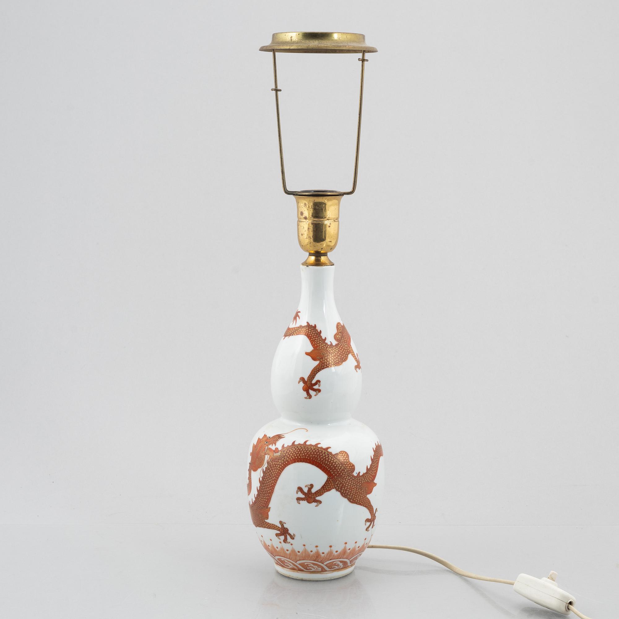 A porcelain table lamp/vase, China, 20th century.