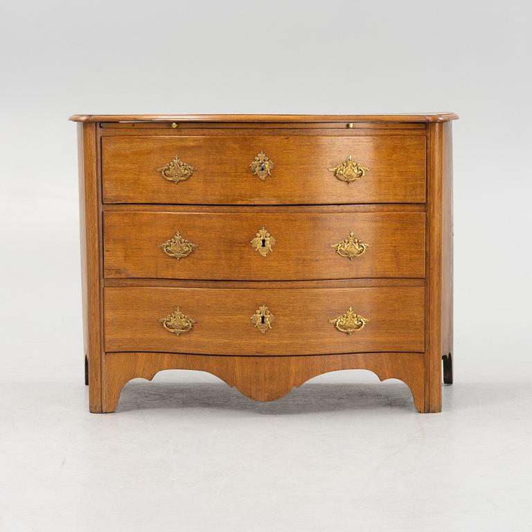 Chest of drawers, late Baroque, 18th century.