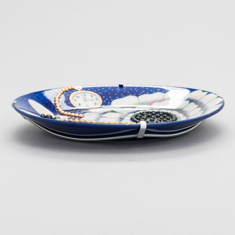 Birger Kaipiainen,  a ceramic dish signed Birger Kaipiainen, Arabia, Finland.
