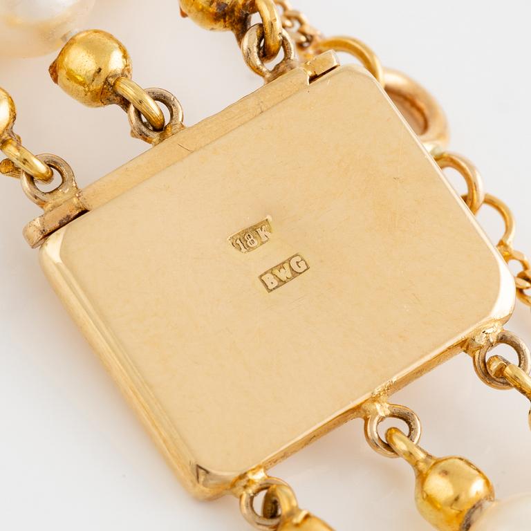 Necklace, cultured pearls, clasp 18K gold.