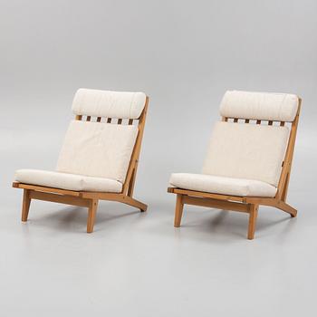 Hans J. Wegner, a pair of "GE375" lounge chairs/sofa, Getama, Denmark, 1970's.