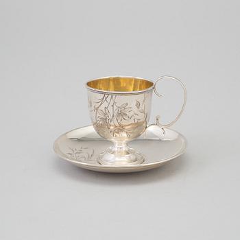 KAFFEKOPP MED FAT, silver, Mästarstämpel AK, Moskva, Ryssland, 1899-1908.