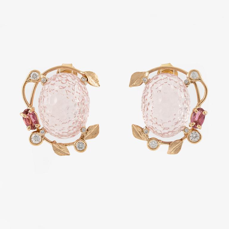 Örhängen med rosenkvarts, turmaliner och briljantslipade diamanter.