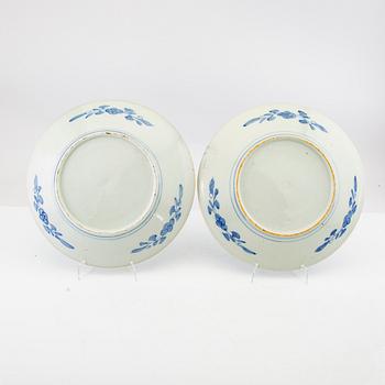 A pair of Japanese porcelain vases, circa 1900.