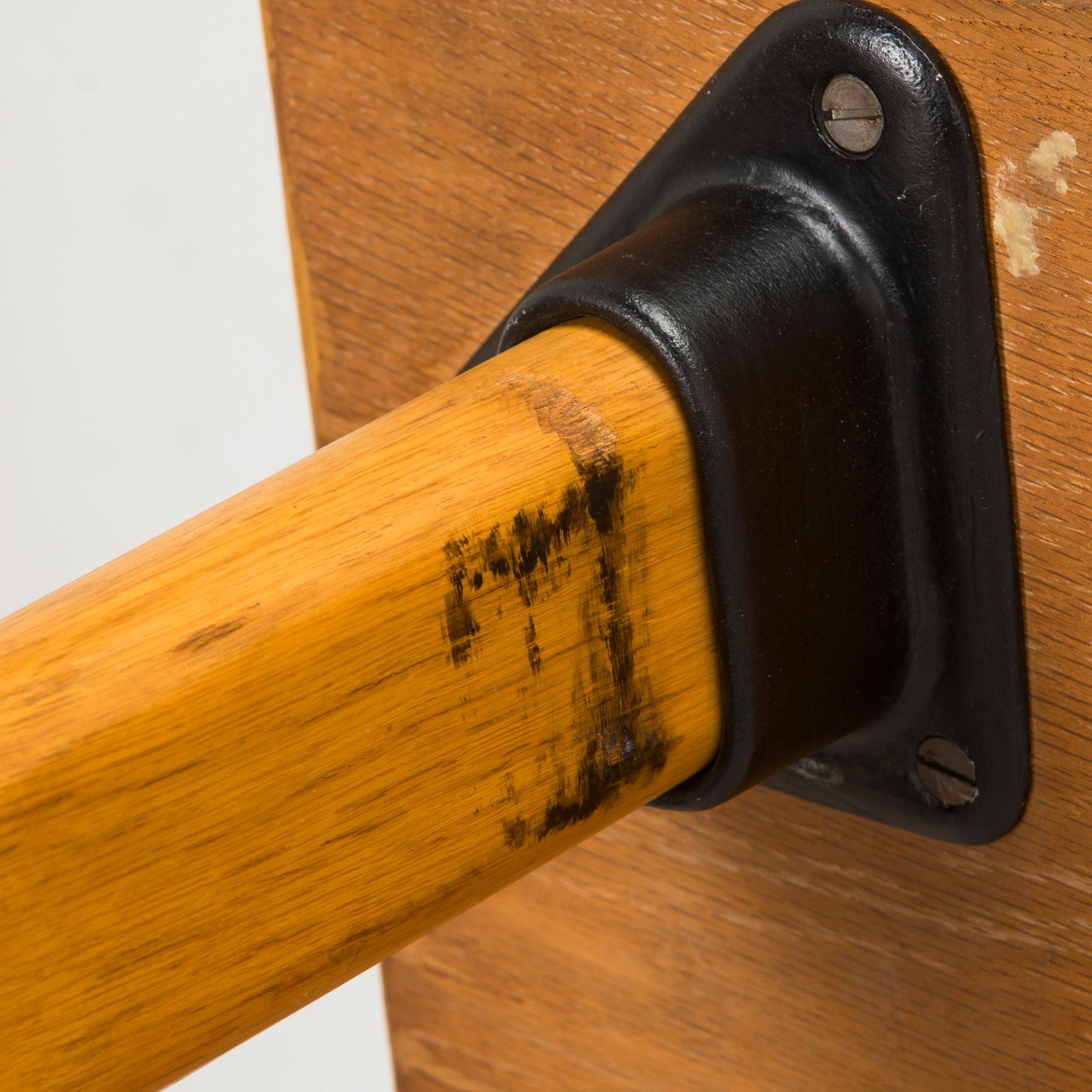 Alvar Aalto, matbord / konferensbord, modell E86, för Artek, 1900-talets senare hälft.