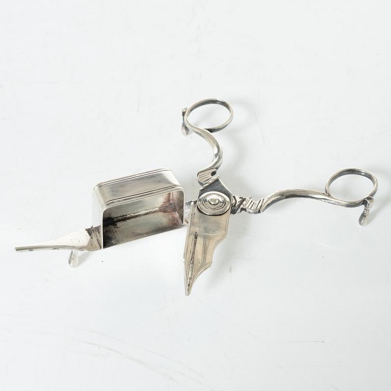 A Swedish Empire silver candle snuffer and tray, Stockholm 1818-1819.