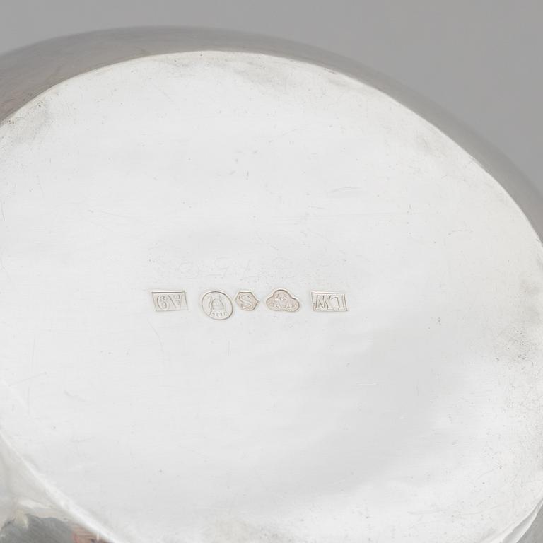 Kanna, silver, Wallens Guld- och Silversmide, Stockholm 1951.