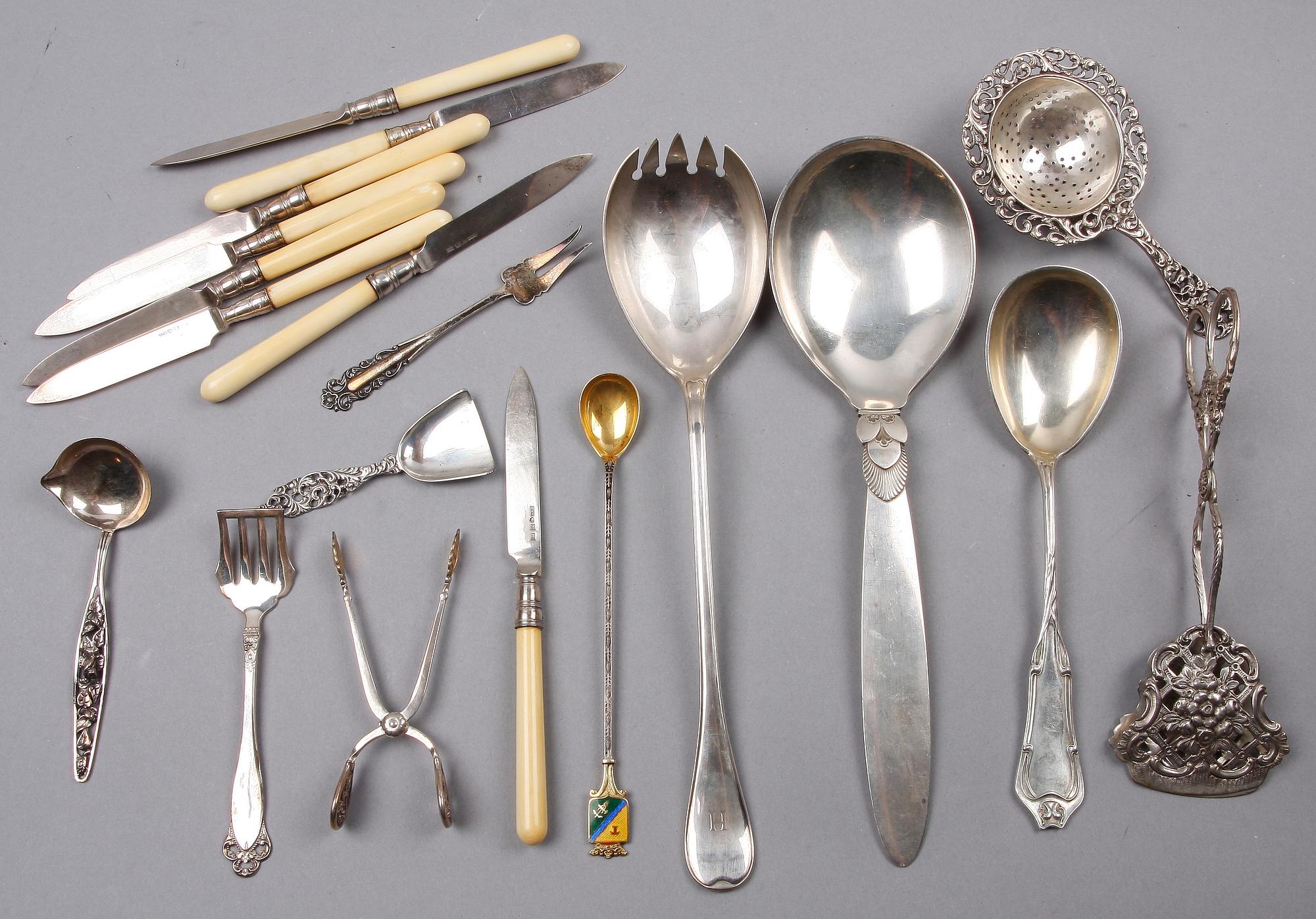 PARTI BESTICK, 36 delar, silver, bl a Danmark, 1800-1900-tal. Tot ca 860 g.