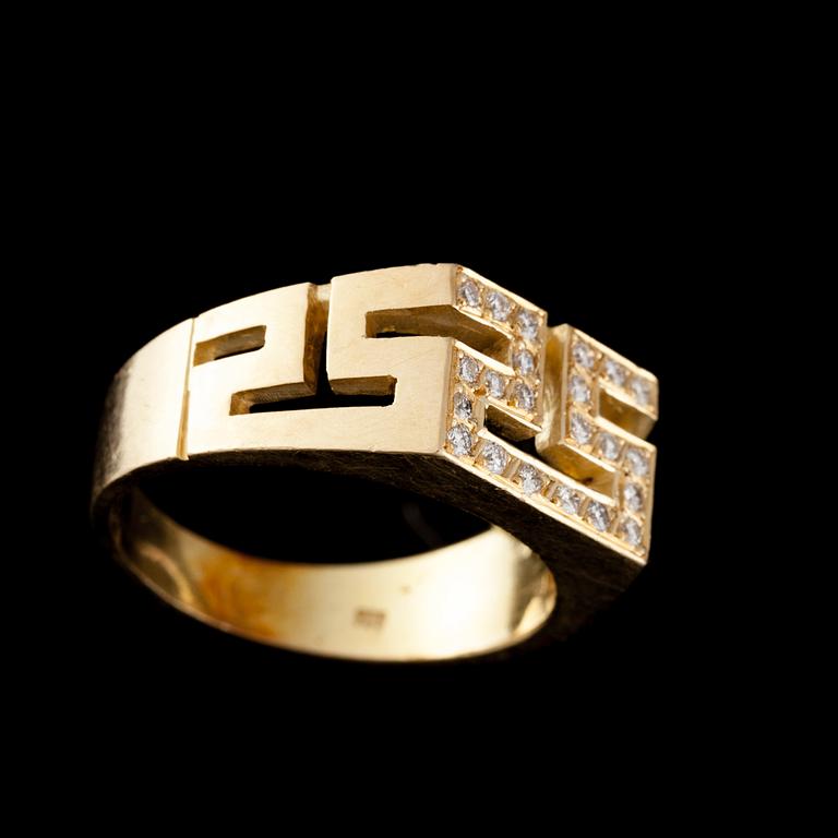 RING, 18K, briljantslipade diamanter tot. ca. 0,25. Vikt 8,5 g.