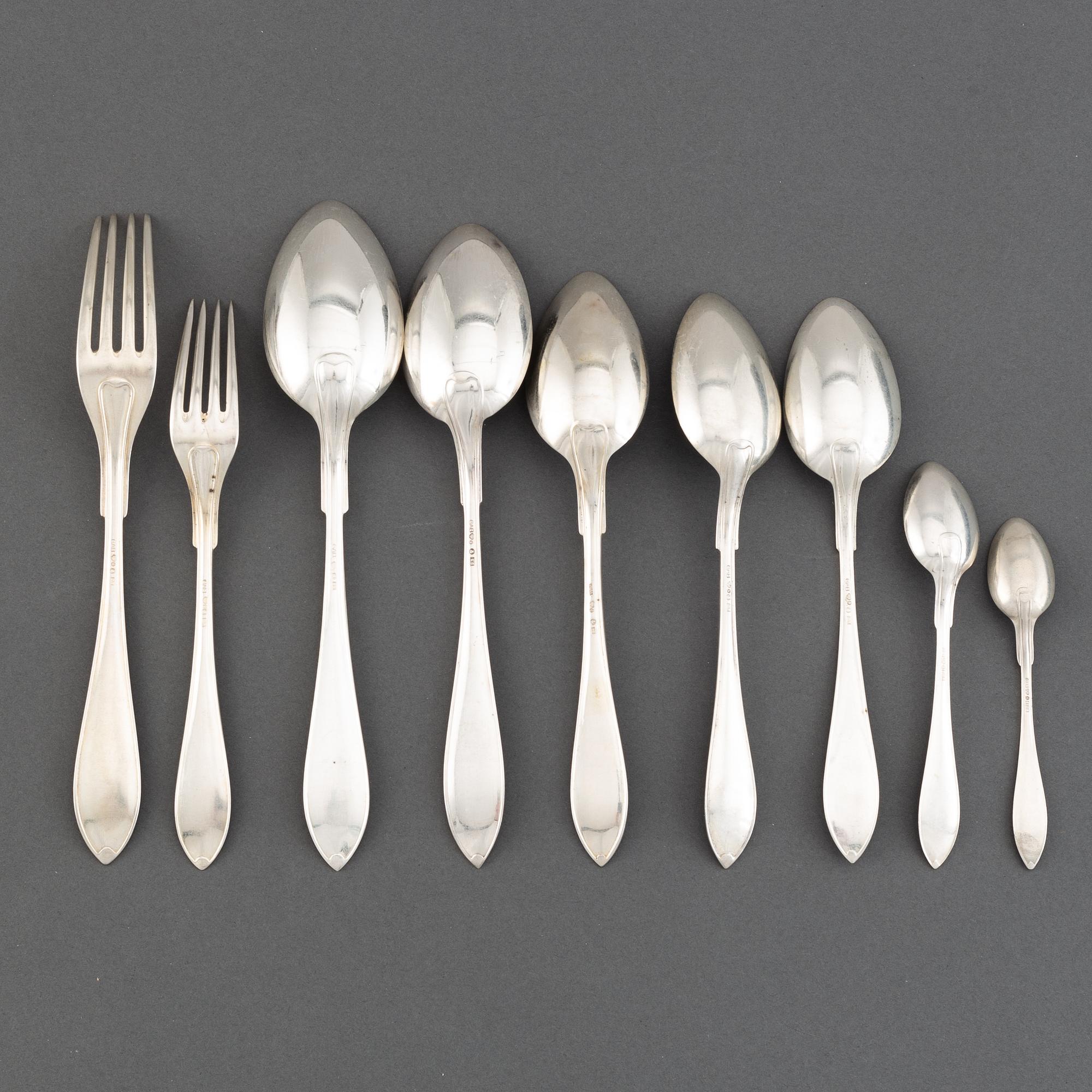 Silverbestick, 71 delar, Gammal svensk spetsig, övervägande del GAB Stockholm, 1920-tal.