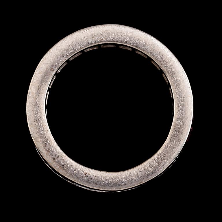 RING, 14K vitguld, olikfärgade safirer.