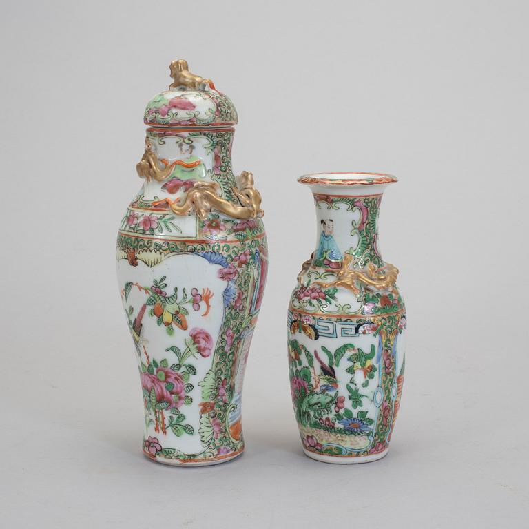 LOCKURNA samt VAS, porslin, Kanton, Kina, tidigt 1900-tal.