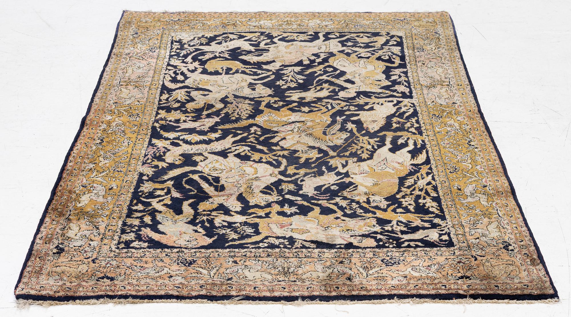 Matta, Ghom, silke, ca 160 x 105 cm.