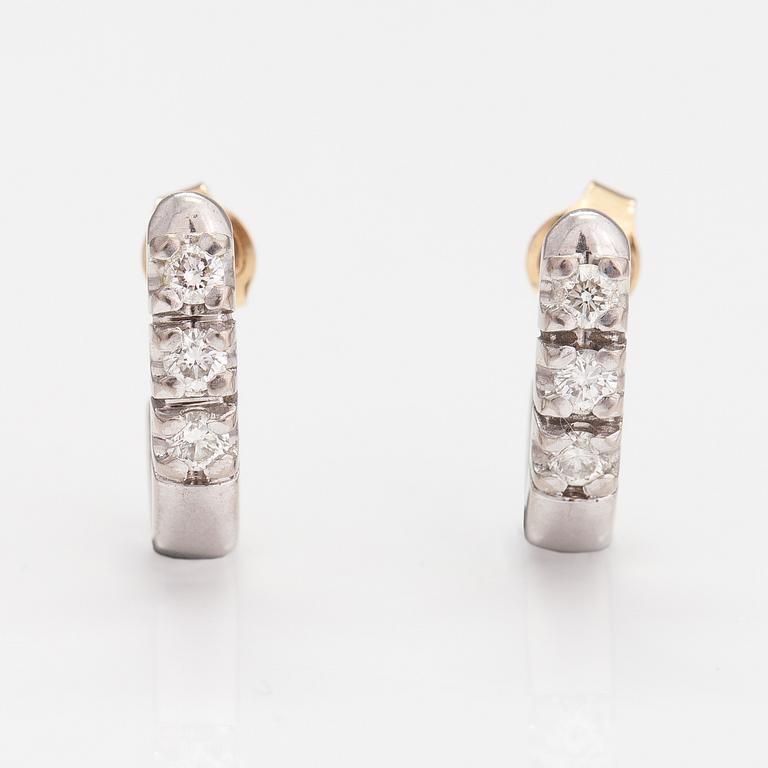 ÖRHÄNGEN, 14K vitguld, diamanter ca 0.42 ct tot. Silván.