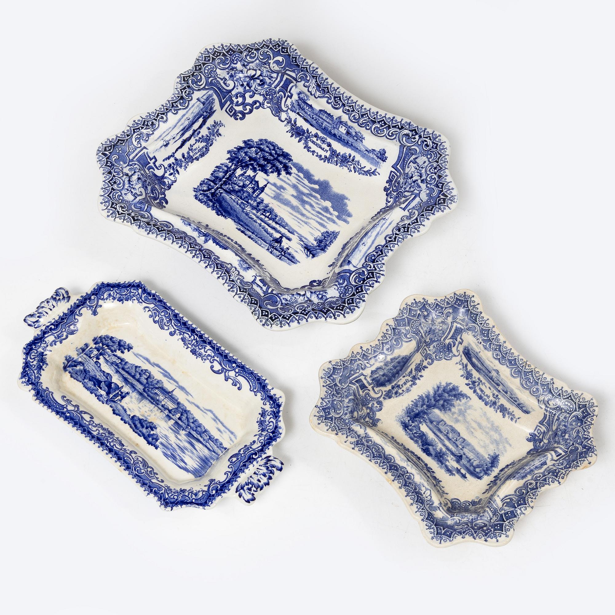 Rörstrand, a 94 part Swedish creamware dinner service, "Svenska slott", 1900s.