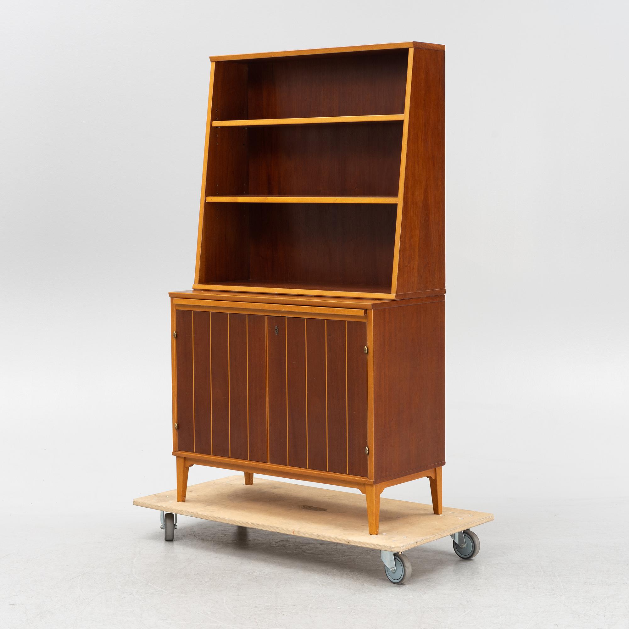 Hylla med underskåp, 1960-tal.