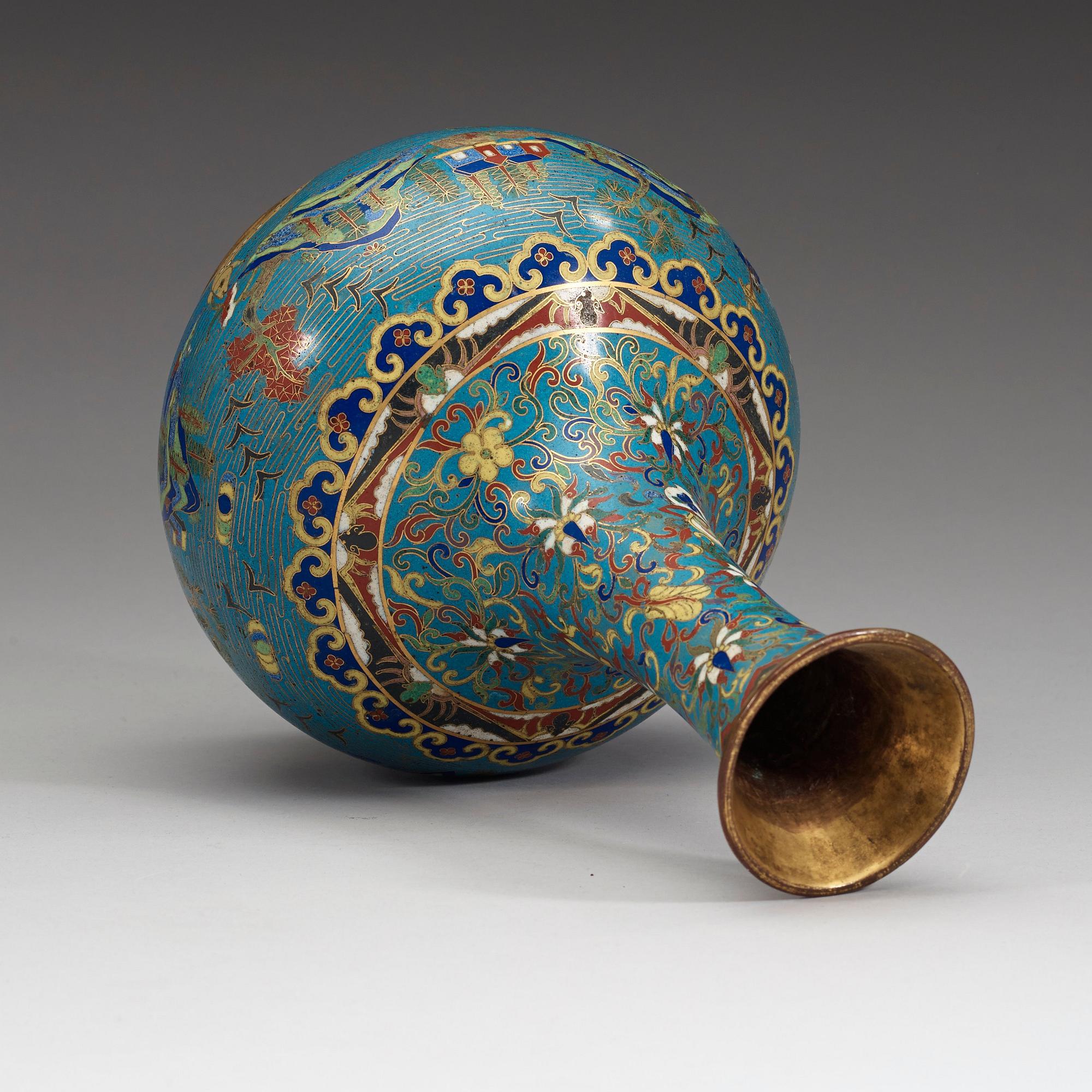 VAS, cloisonné. Qing dynastin, 1800-tal.