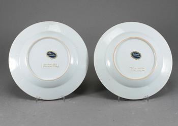 TALLRIKAR, ett par, porslin, Kina, Qianlong, 1736-1795.