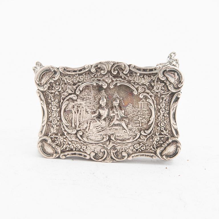 An early 20th century set of eight miniature furnitures in silver, weight 158 grams.