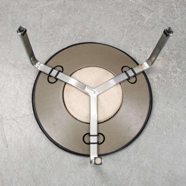 A PK-33 stool by Poul Kjaerholm for Fritz Hansen, designed 1959.