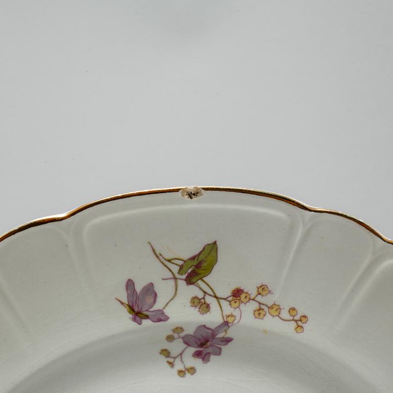 MATSERVIS, 49 delar, opakgods, "Viola", Gustavsberg, tillverkad 1895-1930.