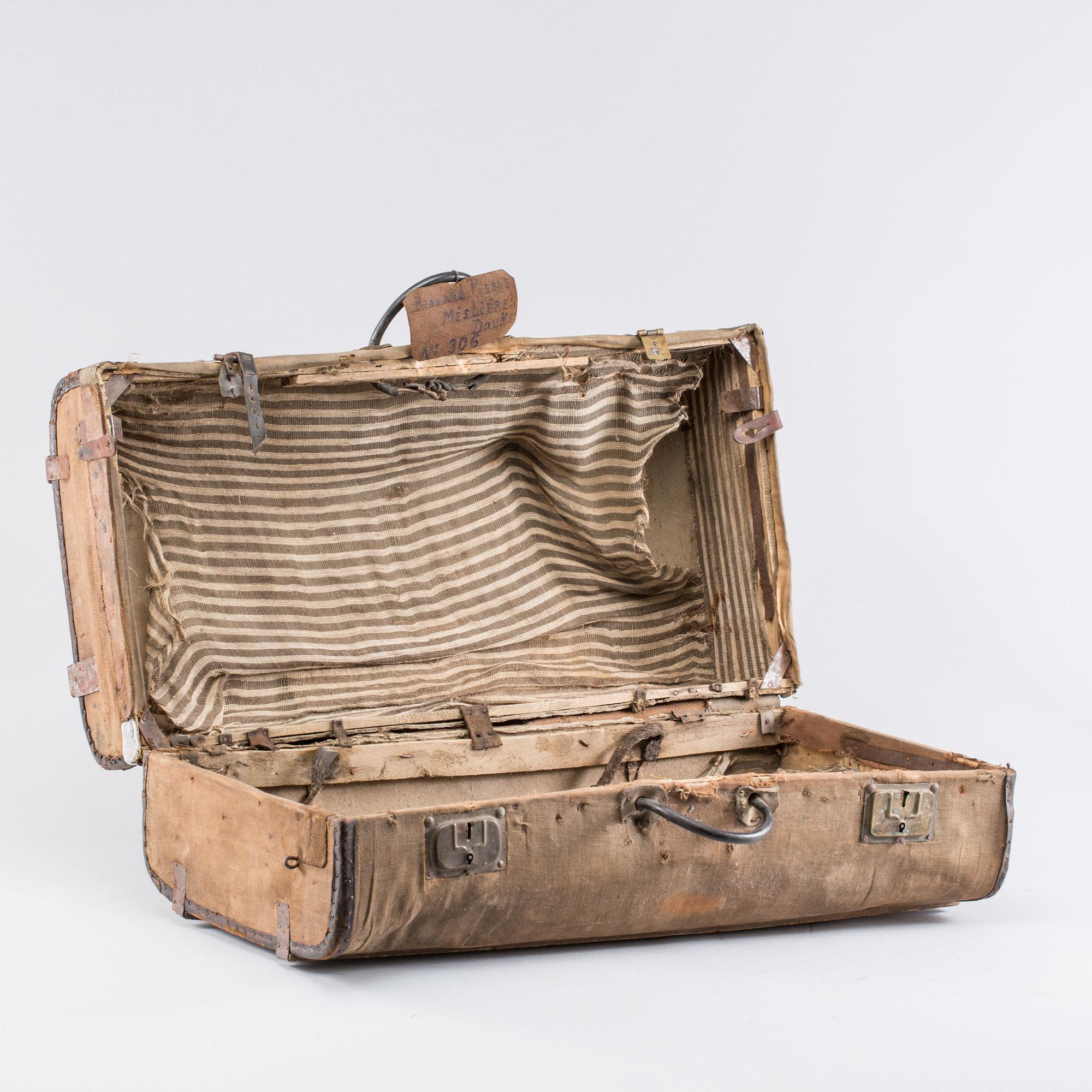 A FRENCH LEATHER CASE, 19th century.