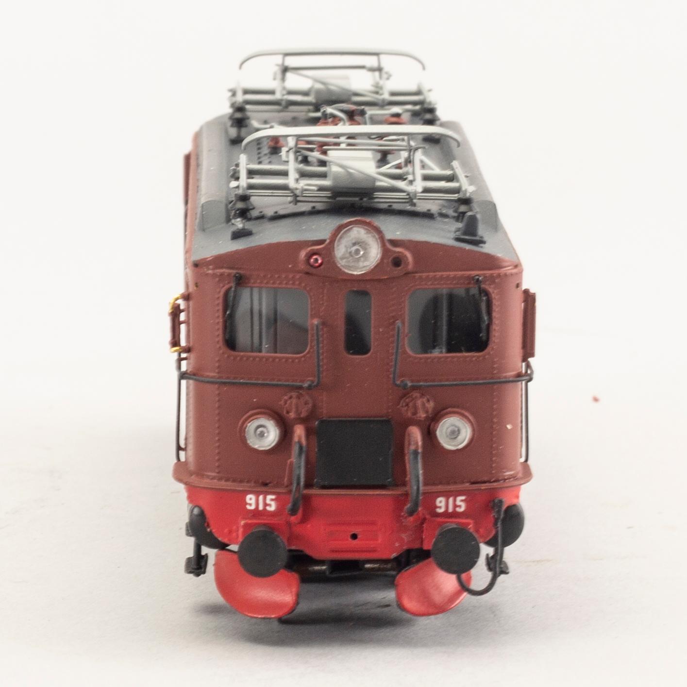 An electric locomotive litt Da-915 from Jeco.