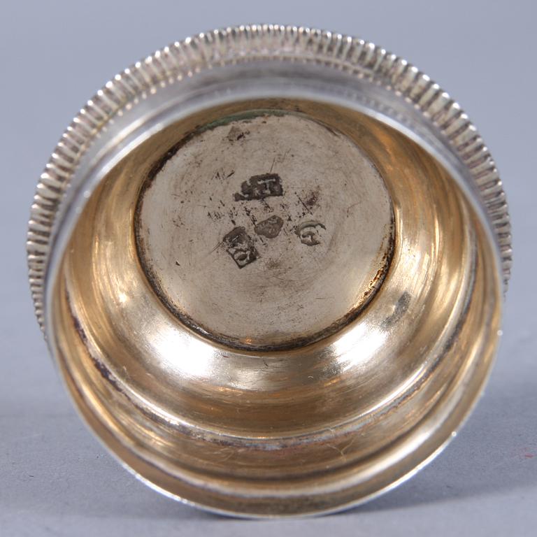 KYRKDOSA, silver, Carl Tengstedt, Göteborg. Otydlig årsstämpel, 1846? 25 gram.