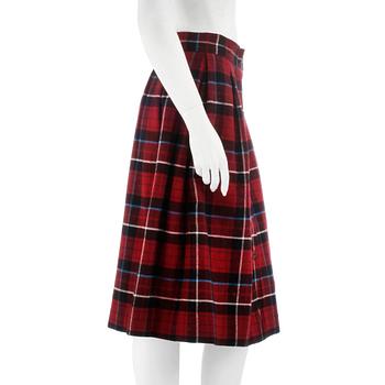 YVES SAINT LAURENT, a red wool checkered skirt, size 38.