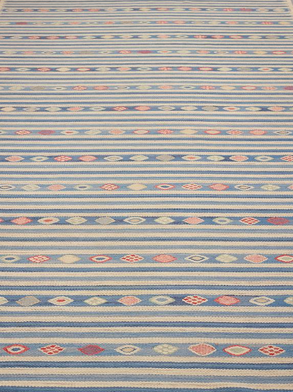 Barbro Nilsson, A CARPET, "Blåbär, ljus", tapestry weave, ca 381,5 x 202,5 cm, signed AB MMF BN.