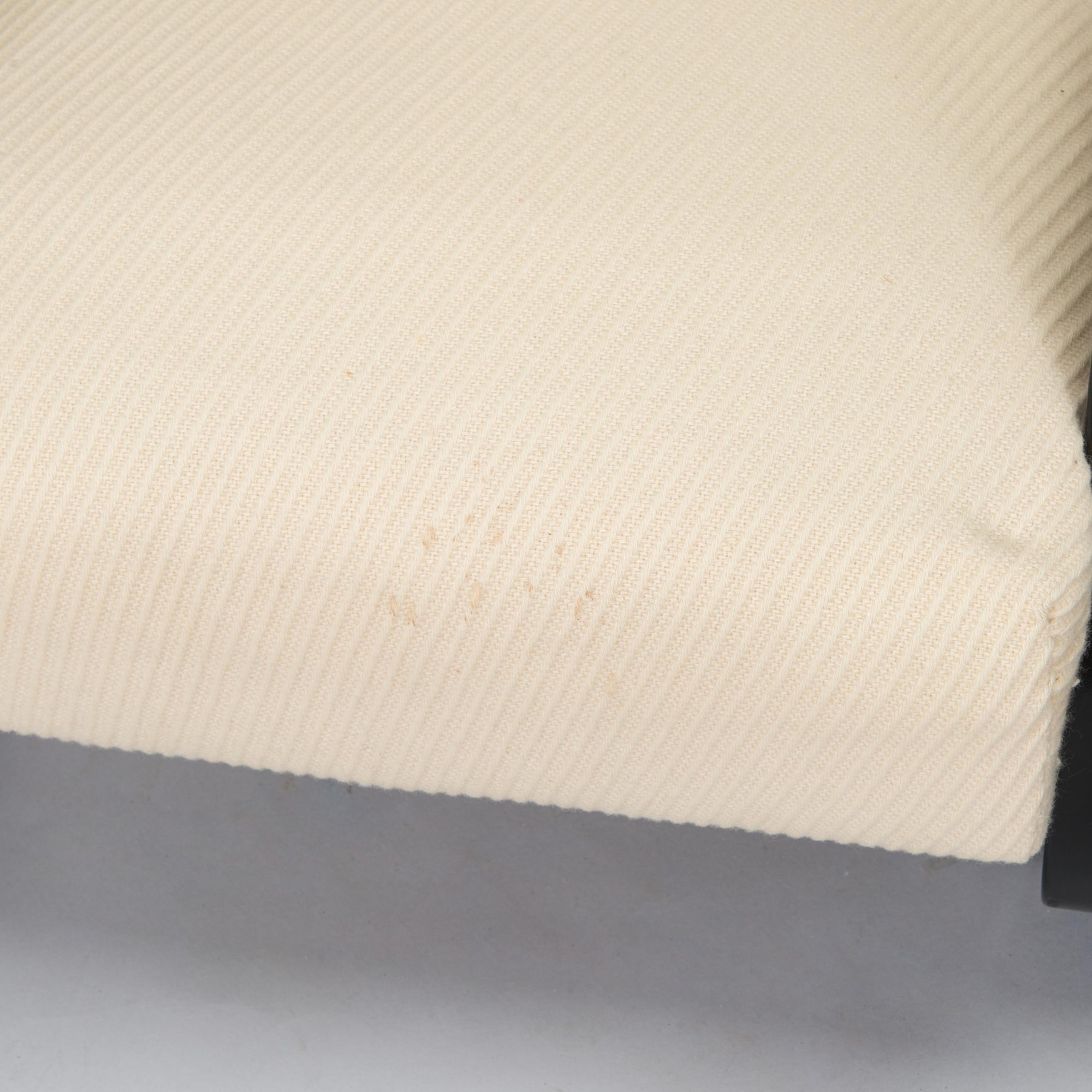 Alvar Aalto, fåtöljer ett par, "Tank chair" modell 400, Artek, 1970-tal.