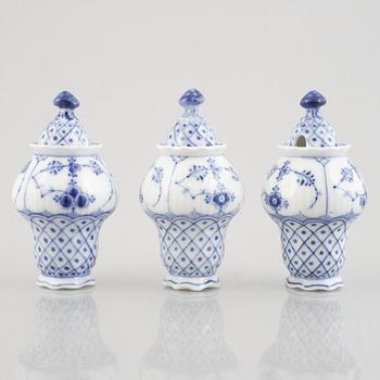 Bordsuppsats, porslin, Royal Copenhagen, "Musselmalet", modell 62, 1893-1923.