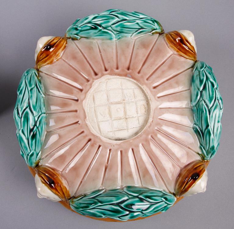 PRAKTURNA, majolika, 1800/1900-tal.