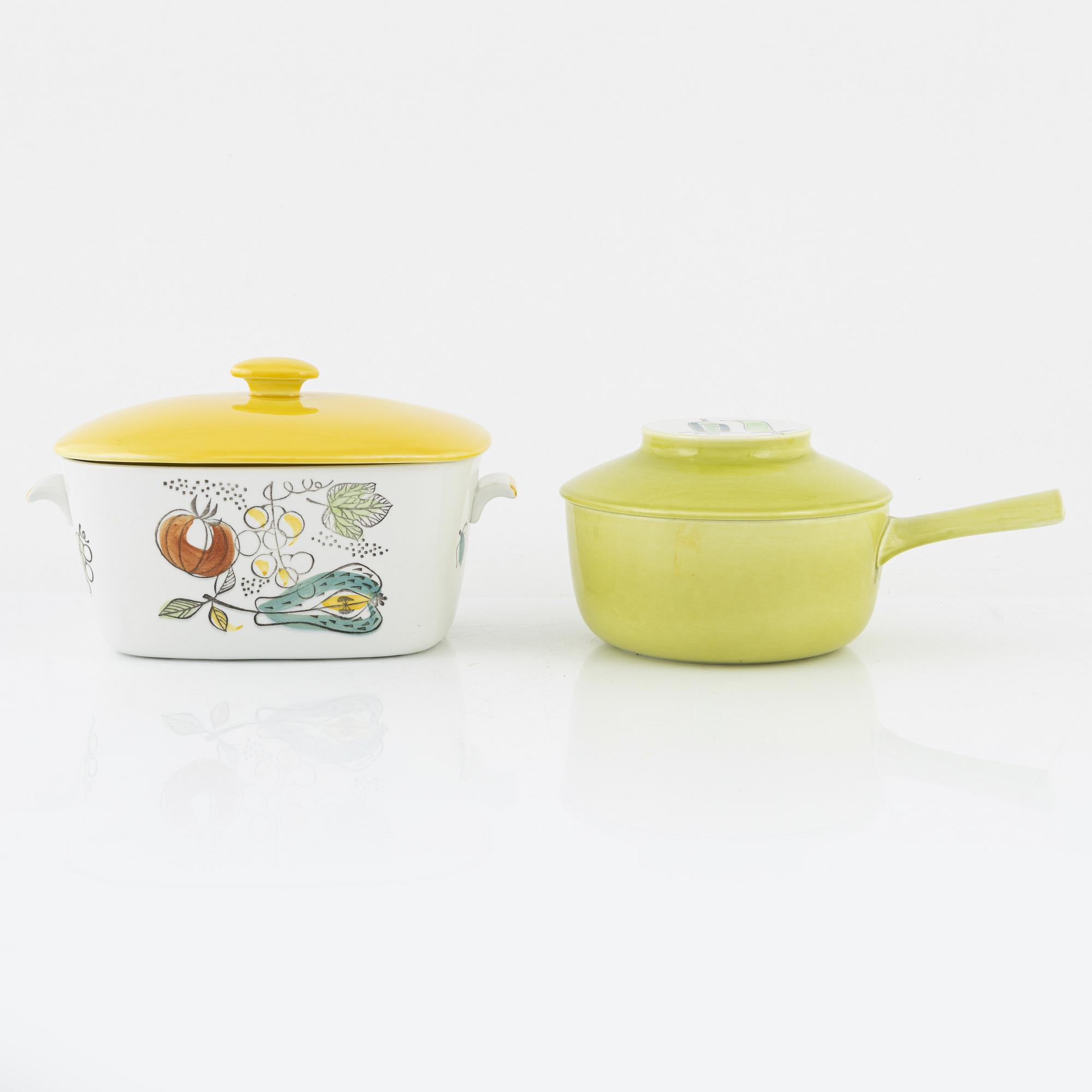 A set of 6 pieces service parts by Marianne Westman for Rörstrand, Sweden. Mid-20th century.