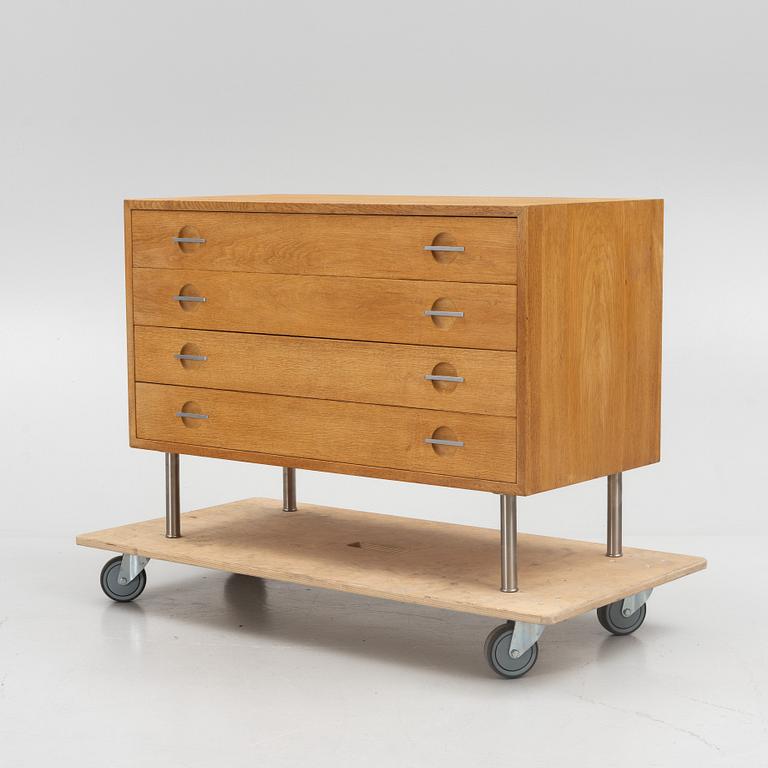 Hans J. Wegner, an oak chest of drawers, Ry Möbler, Denmark, 1950's/60's.