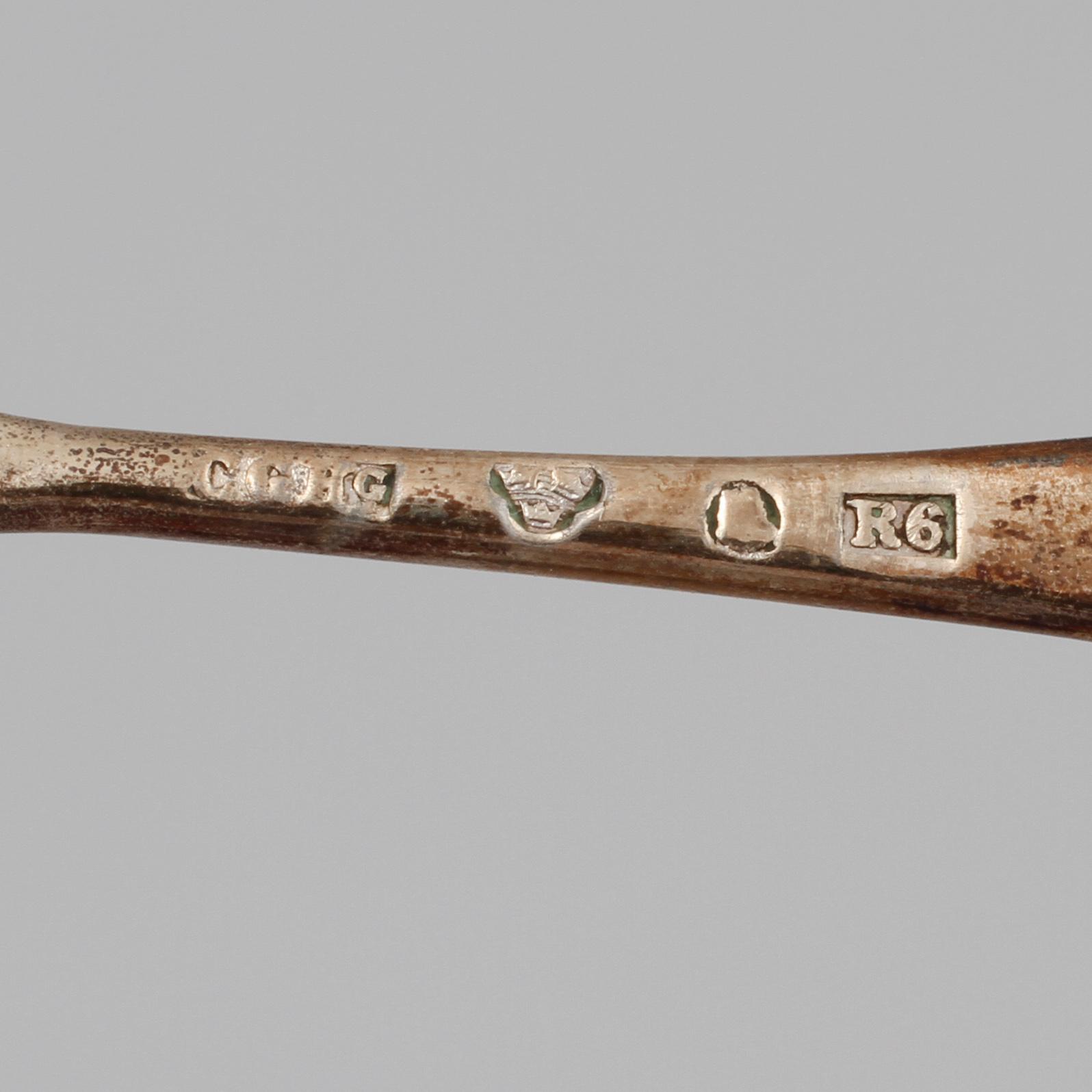 SALTKAR, 4 st, samt SALTSKEDAR, 4 st, Carl Gustaf Hallberg, Stockholm, 1894/1895, vikt 125 g.