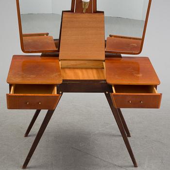 A 1950s dressing table.