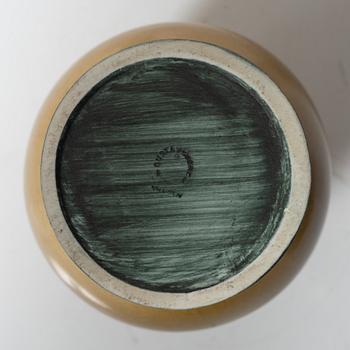 Lisa Larson, väggrelief samt vas, Gustavsberg.