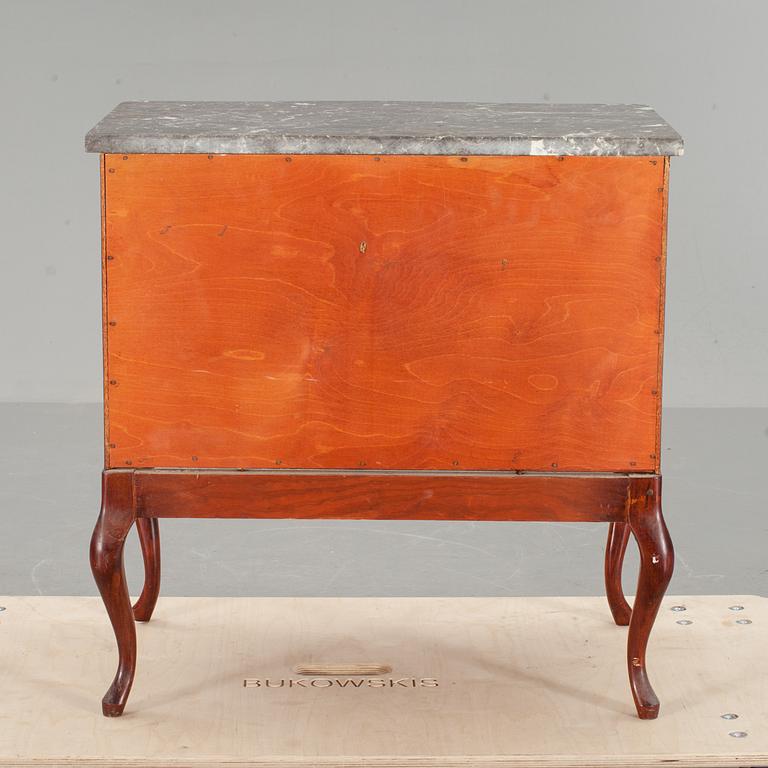 HALLBYRÅ, Louis XV-stil, 1900-tal.