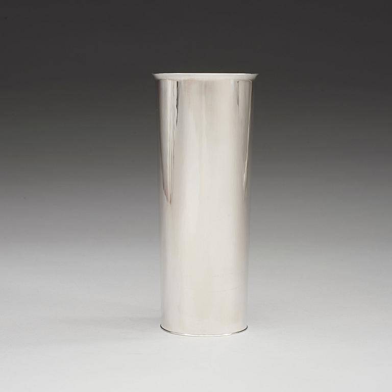 A Sigurd Persson sterling vase, Stockholm 1966.