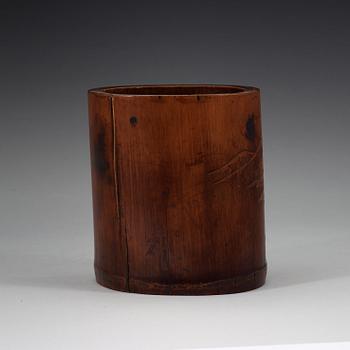 PENSELMUGG, bambu. Skuren dekor, tidigt 1900-tal.