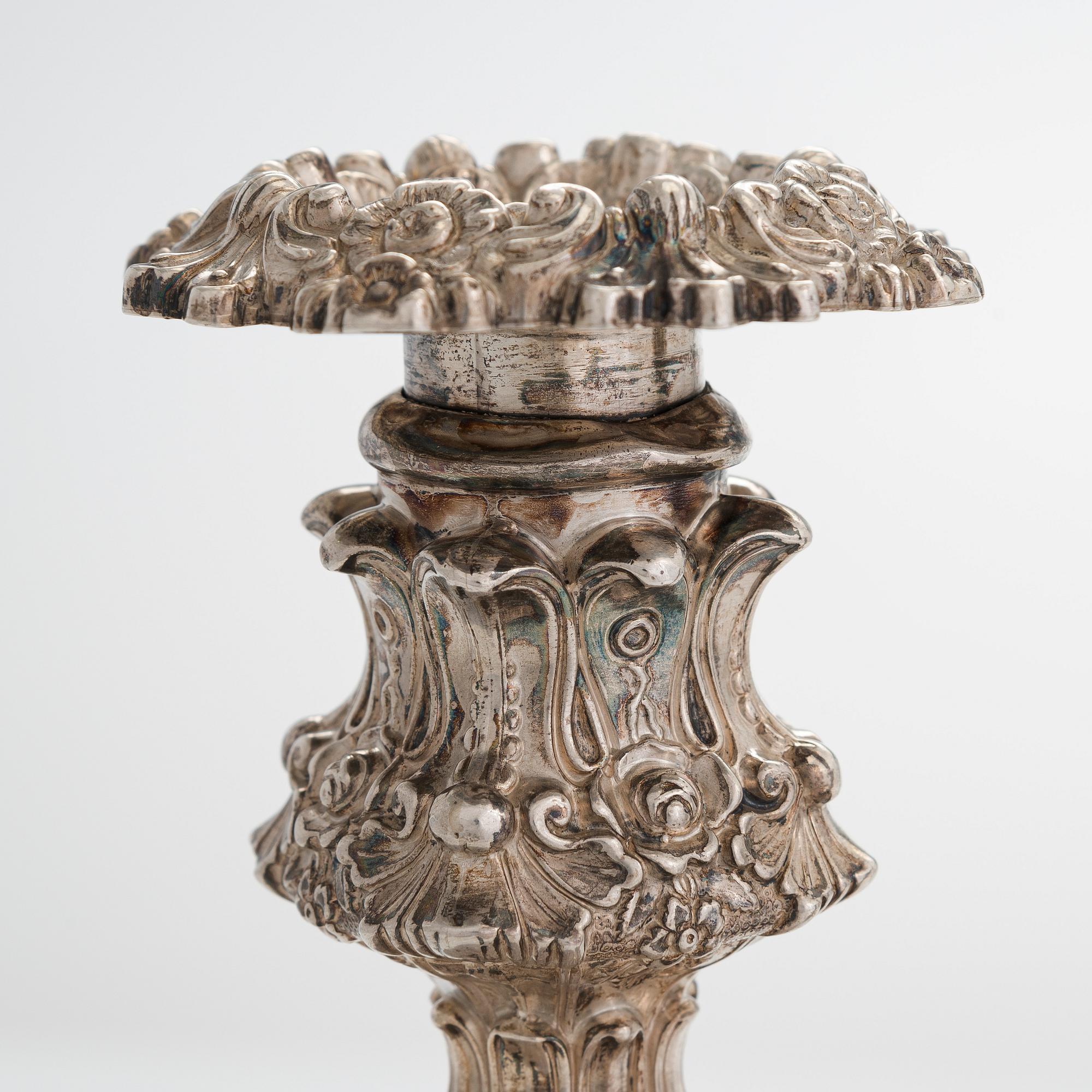 A pair of George IV sterling silver candlesticks, Fenton, Allanson & Machon (James Fenton & Co), Sheffield 1824,
