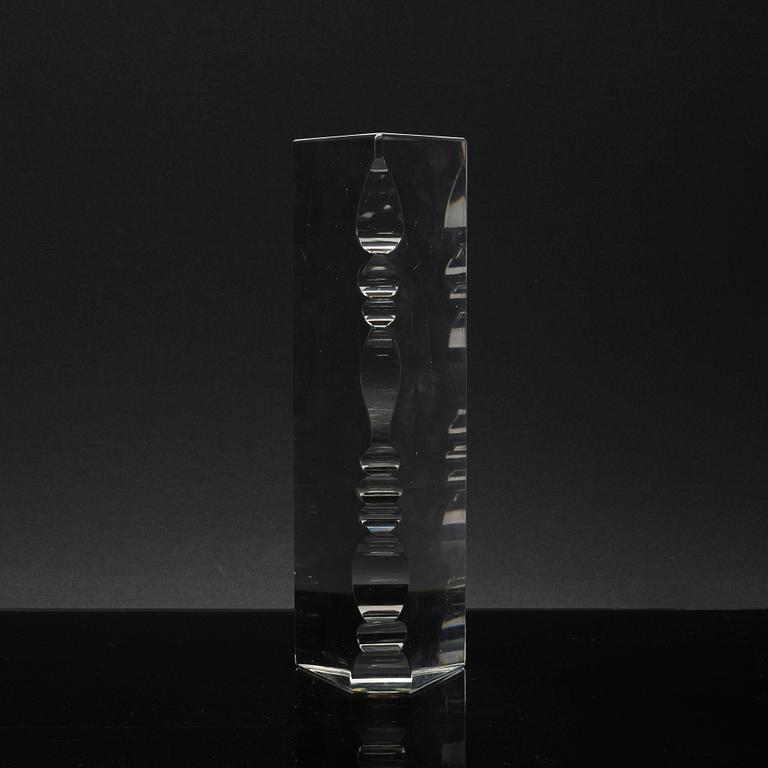 VICKE LINDSTRAND, a glass sculpture, signed LG 059,