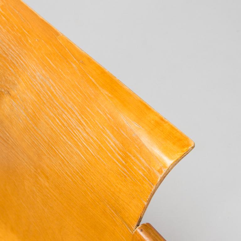 Alvar Aalto, a pair of 1940's '31' armchairs for, O.Y. Huonekalu- ja Rakennustyötehdas A.B.