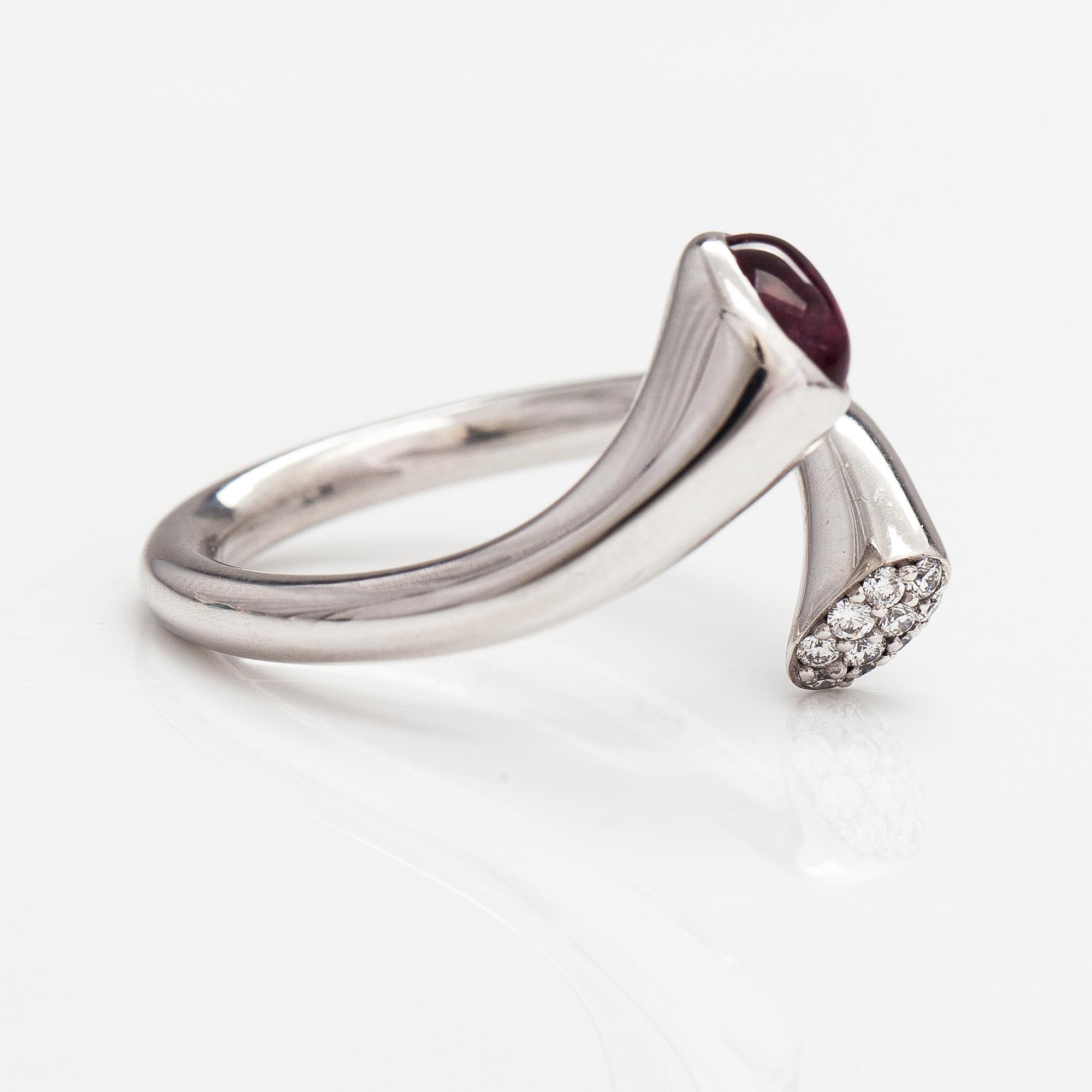 Georg Jensen "Carnival", an 18K white gold ring with a tourmaline and diamonds ca. 0.15 ct. Marked 1863. Denmark.