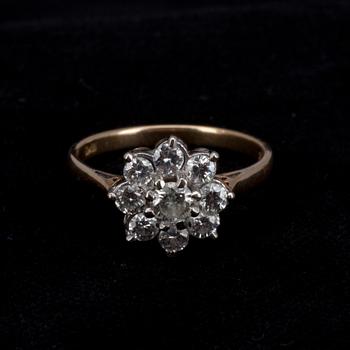 RING, 18K guld. Briljanslipade diamanter ca 0.55 ct. England 1900-talets senare hälft. Vikt. ca 2,9 g.