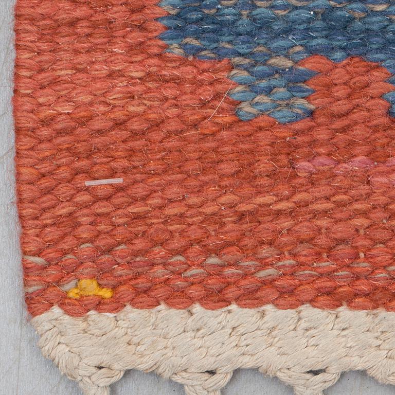 RUG. "Röd Grön Äng". Flat weave. 186,5 x 121,5 cm. Signed AB MMF.