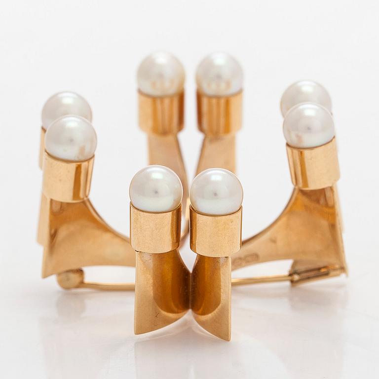 Elis Kauppi, a 14K gold and cultured pearl brooch, Kupittaan Kulta, Turku 1966.