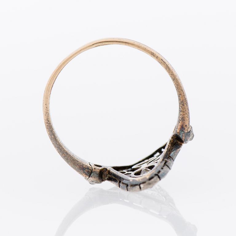 RING, gammal- och rosenslipade diamanter, guld och silver.